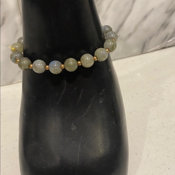 Elegant Labradorite Beaded with gold accents Bracelet - Picture 3 of 5